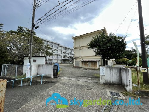 【小学校】藤沢市立藤沢小学校まで750ｍ