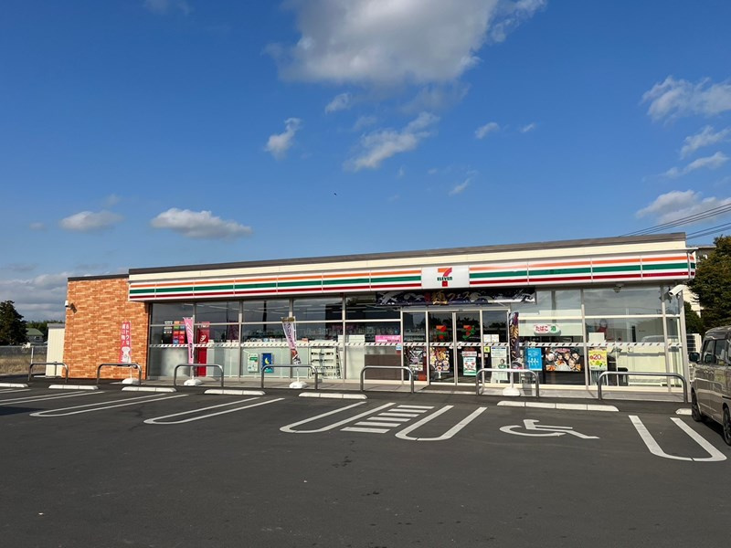 【コンビニエンスストア】セブンイレブン　久喜上内西店まで950ｍ