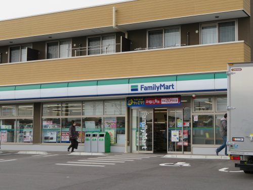 【コンビニエンスストア】ファミリーマート大津高砂店まで952ｍ