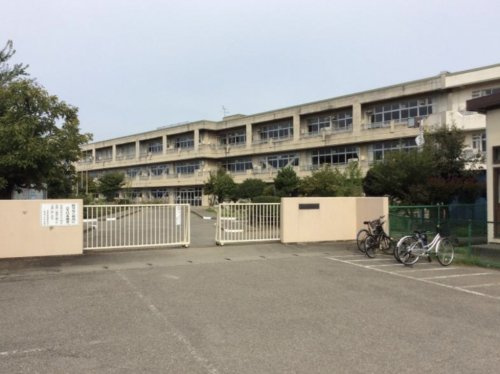 【小学校】上里町立　上里東小学校まで1023ｍ