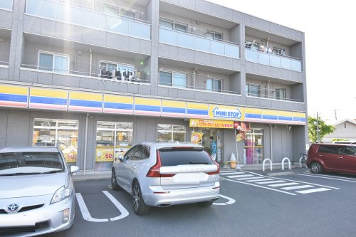 【コンビニエンスストア】ミニストップ　春日部大枝店まで550ｍ