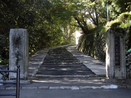 【高校】比叡山高等学校まで1482ｍ