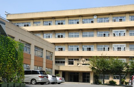 【中学校】前川中学校まで685ｍ