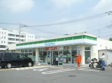 【コンビニエンスストア】ファミリーマート　三郷かまくら店まで260ｍ