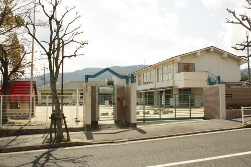 【幼稚園】市立仰木の里幼稚園まで710ｍ