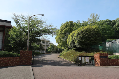 【中学校】所沢市立上山口中学校まで836ｍ