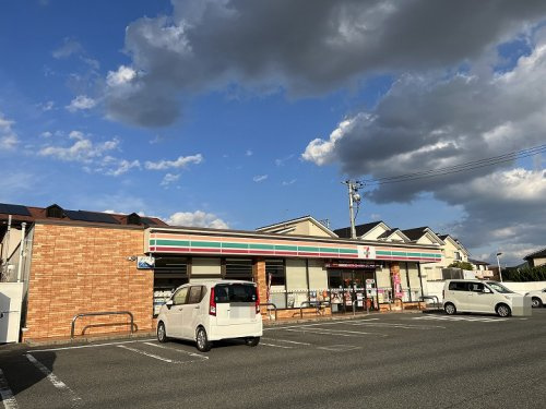 【コンビニエンスストア】セブンイレブン　東広島西条寺家店まで661ｍ