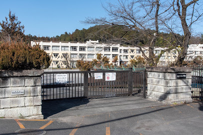 【小学校】青梅市立第四小学校まで714ｍ