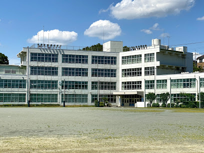 【中学校】福生市立福生第三中学校まで1223ｍ