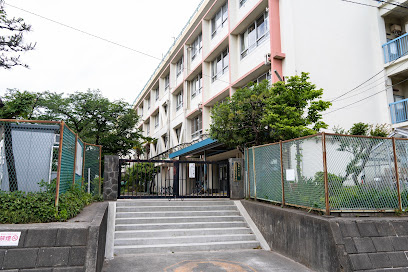 【小学校】大沢台小学校まで1443ｍ