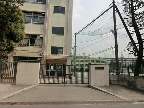 【中学校】板橋区立上板橋第三中学校まで700ｍ