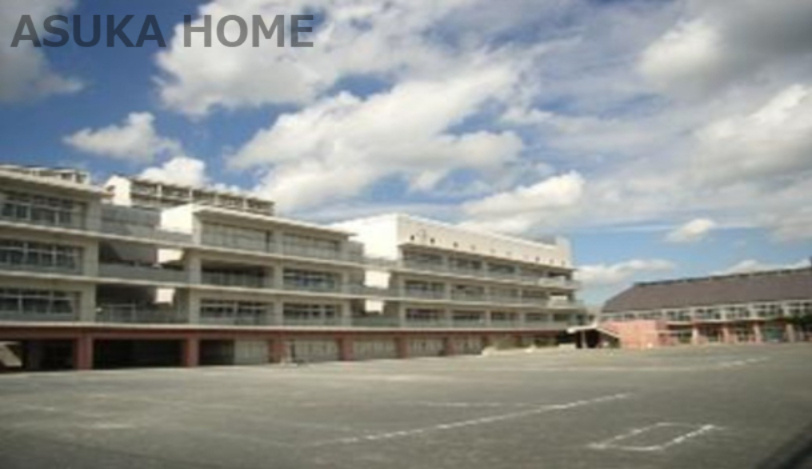 【小学校】横浜市立十日市場小学校まで1293ｍ