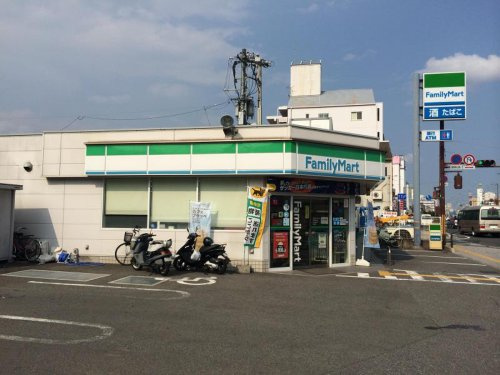 【コンビニエンスストア】ファミリーマート高知旭町店まで393ｍ