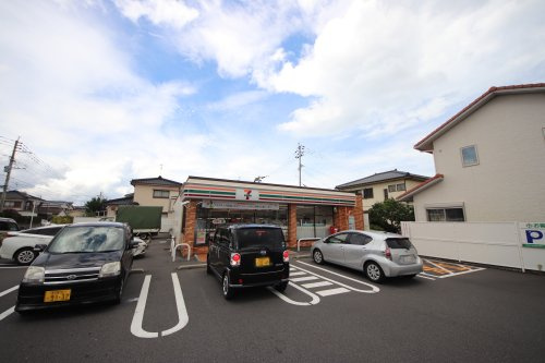 【コンビニエンスストア】セブンイレブン　鹿児島桜ヶ丘6丁目店まで657ｍ