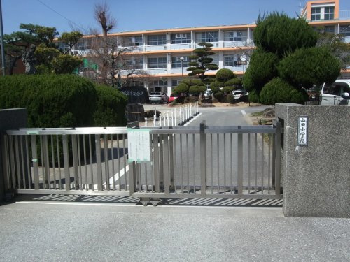 【小学校】香美市立山田小学校まで608ｍ