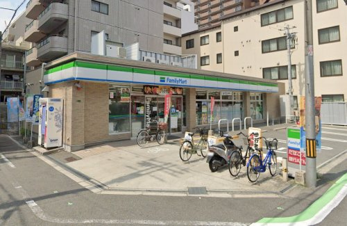 【コンビニエンスストア】ファミリーマート城東中央二丁目店まで90ｍ
