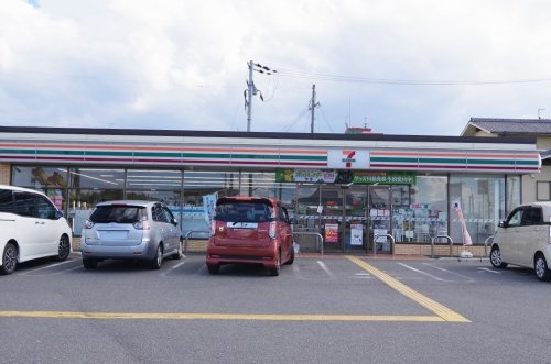 【コンビニエンスストア】セブン-イレブン　泉佐野鶴原店まで395ｍ