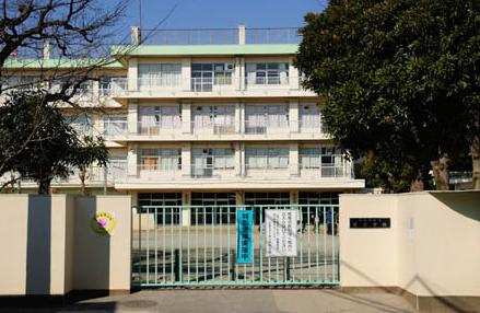 【小学校】栄小学校まで557ｍ