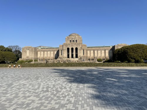 【美術館】聖徳記念絵画館まで883ｍ