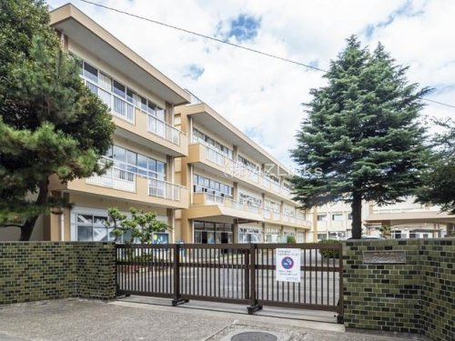 【小学校】作新小学校まで750ｍ