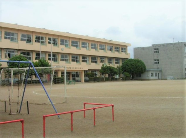 【小学校】つくば市立大曽根小学校まで960ｍ