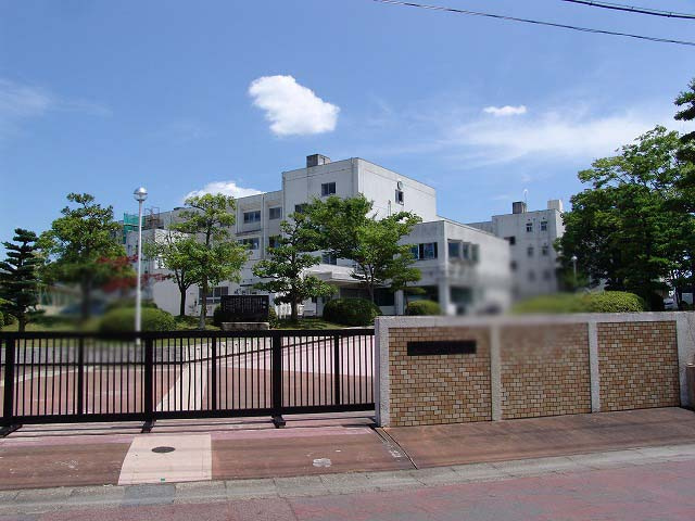 【中学校】桃陵中学校まで730ｍ