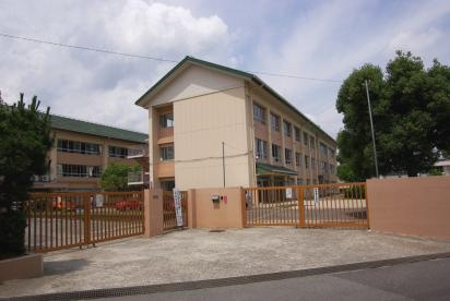 【中学校】川西市立明峰中学校まで540ｍ