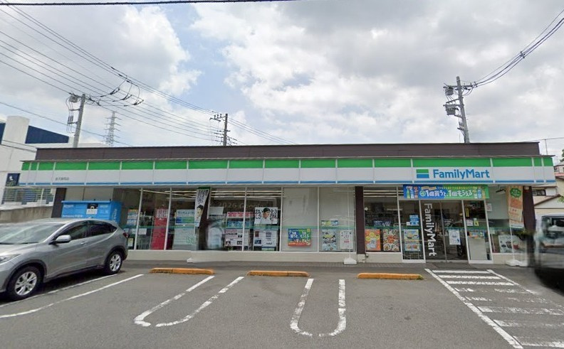 【コンビニエンスストア】ファミリーマート　金沢富岡店まで1150ｍ