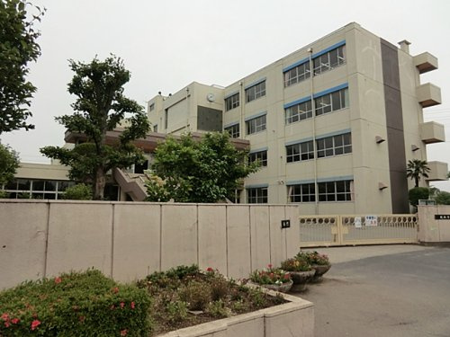 【小学校】越谷市立西方小学校まで815ｍ