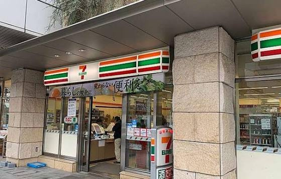 【コンビニエンスストア】セブンイレブン　神谷町駅東店まで167ｍ