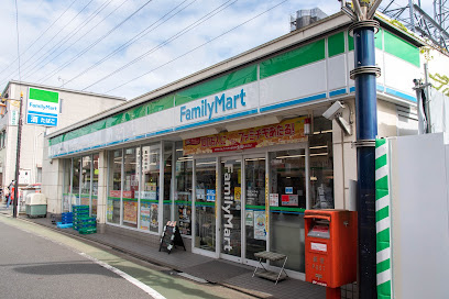 【コンビニエンスストア】ファミリーマート　府中紅葉丘店まで980ｍ