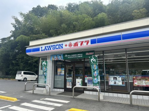 【コンビニエンスストア】ローソン　久地中央店まで2061ｍ