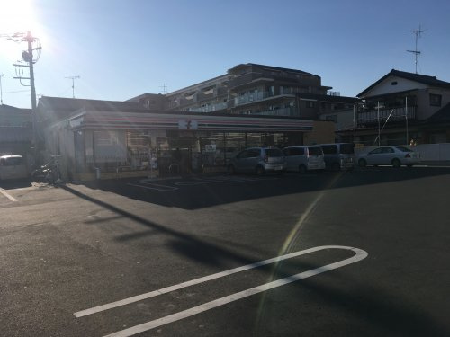 【コンビニエンスストア】セブン-イレブン東松山箭弓町店まで771ｍ