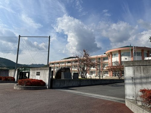 【小学校】和木小学校まで1041ｍ