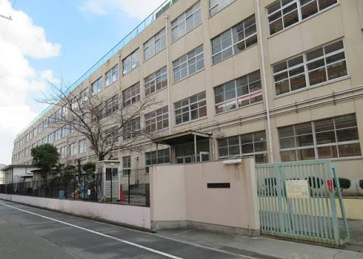 【小学校】東大阪市立西堤小学校まで400ｍ