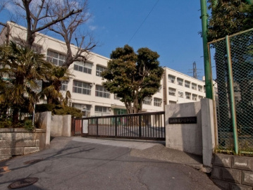 【中学校】川口市立戸塚中学校まで1145ｍ