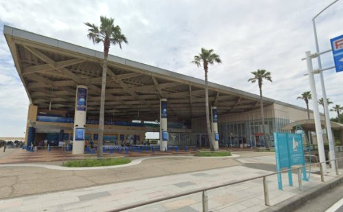 【水族館】新江ノ島水族館まで483ｍ