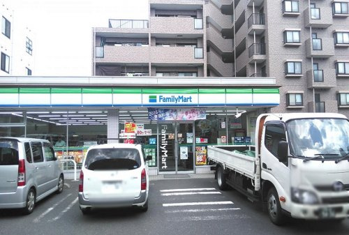 【コンビニエンスストア】ファミリーマート　座間小松原店まで123ｍ