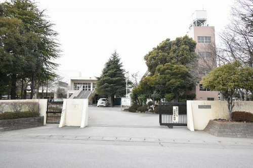 【小学校】春日部市立上沖小学校まで950ｍ