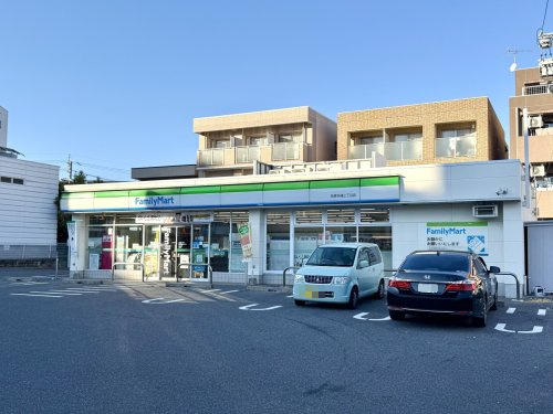 【コンビニエンスストア】ファミリーマート　名東本通三丁目店まで671ｍ