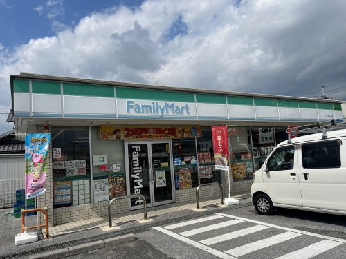 【コンビニエンスストア】ファミリーマート　とよさと沢店まで1700ｍ