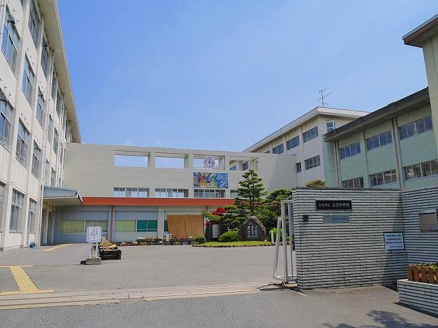 【中学校】三笠中学校まで550ｍ