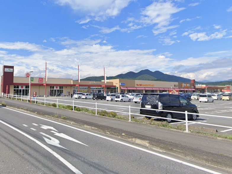 【その他】ユニクロ　マーケットシティ桐生店まで855ｍ