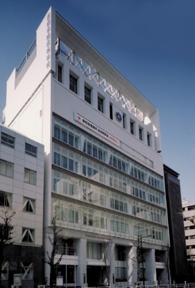 【高校】学校法人正則学園　正則学園高等学校まで79ｍ
