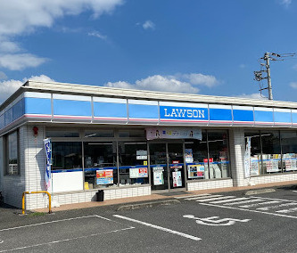 【コンビニエンスストア】ローソン　所沢下新井店まで869ｍ