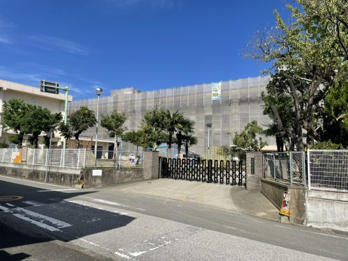 【小学校】高知市立一ツ橋小学校まで450ｍ