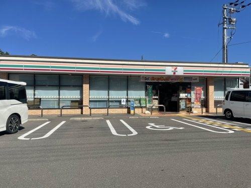 【コンビニエンスストア】セブンイレブン　高知吉田町店まで580ｍ