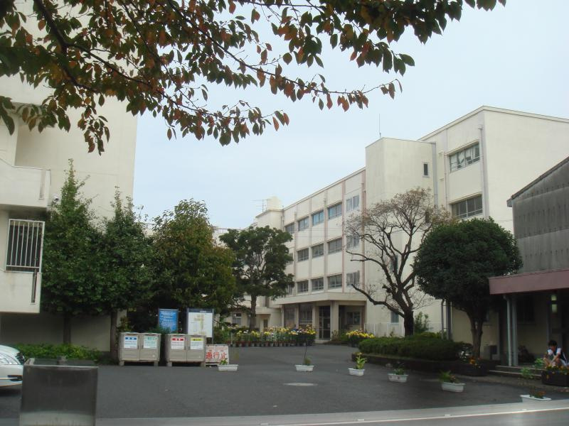 【小学校】横浜市立洋光台第四小学校まで302ｍ