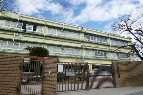 【小学校】和泉市立黒鳥小学校まで1860ｍ