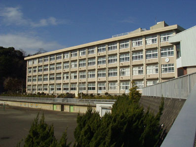 【小学校】三浦市立旭小学校まで1018ｍ